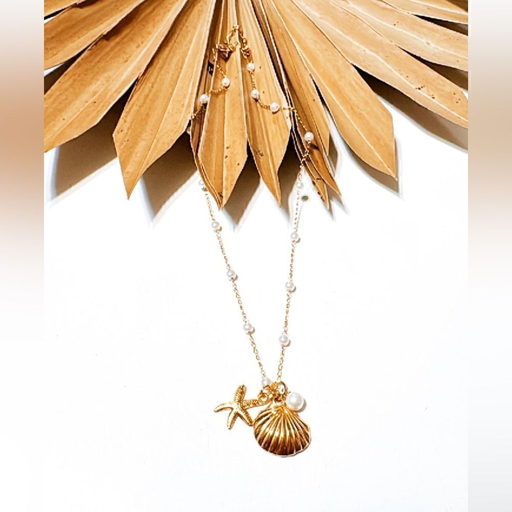 Seashell gold necklace M346 - Picture 2 of 4